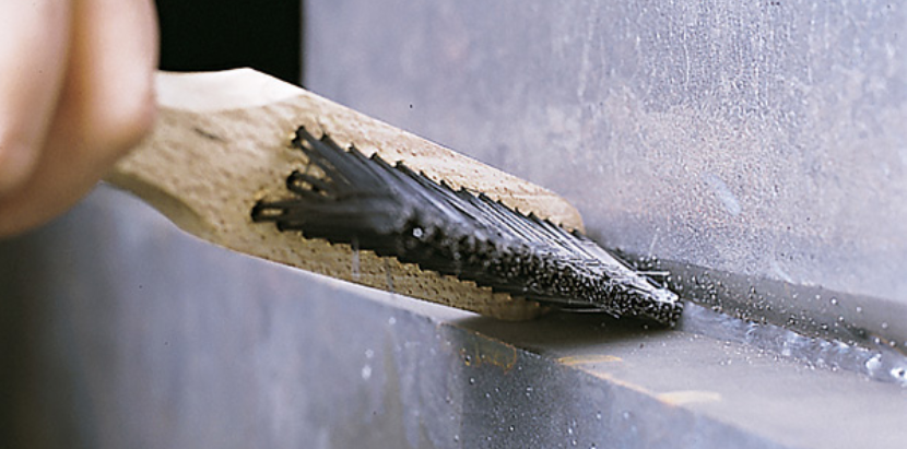 Kehlnahtbürste mit Holzgriff und 3reihigem Bürstenkopf, V2A, zum Reinigen von Kanten