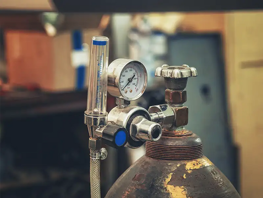 Schutzgasflasche in der Schweißer Werkstatt