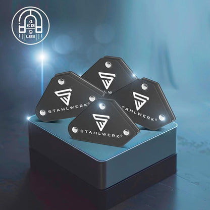 Magnet-Schweißwinkel-Set mit vier schwarzen Winkelplatten, auf Verpackung